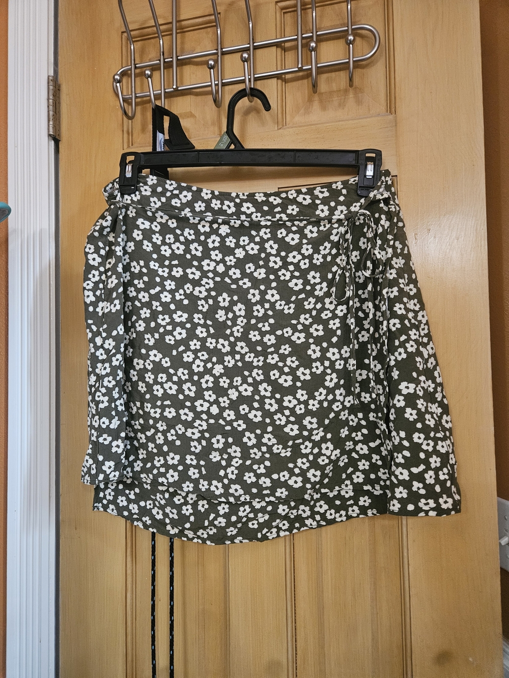 Gap Floral Wrap Skirt - Olive Green and Cream Flowers